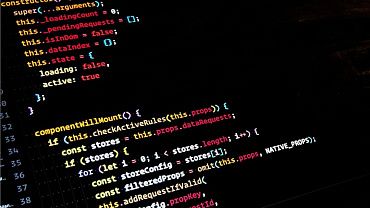 Старый сайт на HTML глючит после каждого обновления — что делать и когда пора переезжать